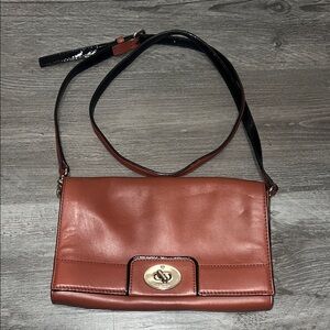 Kate Spade Hampton Road Julina Leather Turnlock Crossbody Purse Clutch